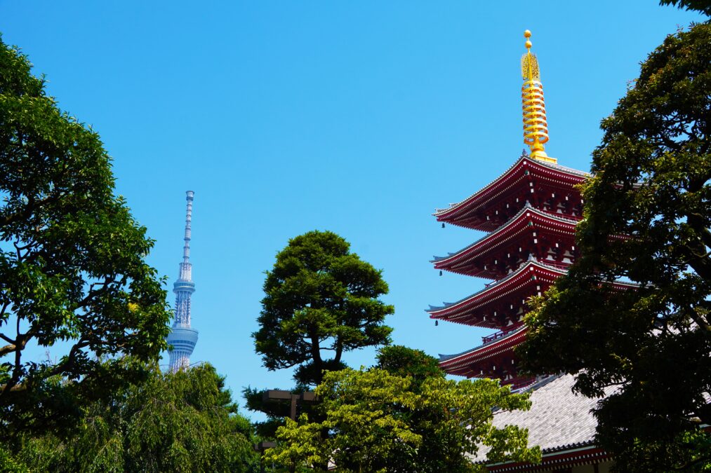 東京スカイツリーと浅草寺 五重塔